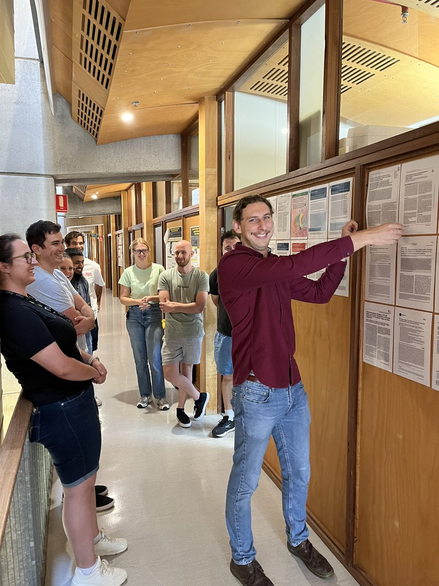 Probably my favourite part of adding to the literature, students/stuff pinning their first author papers to our walls of honour! 
#DunLab #CSRG