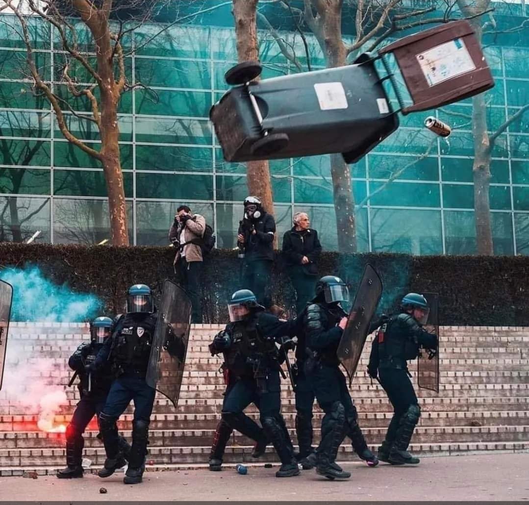 anarchillect's tweet photo. https://t.co/YoOQ87hL4t