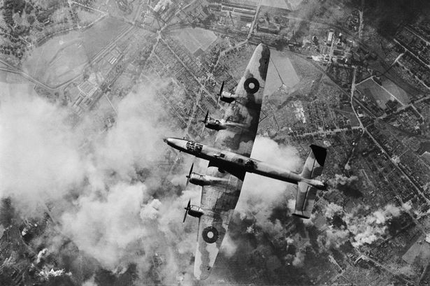 URDailyHistory's tweet photo. 30 Mar 1944: The #British RAF Bomber Command experiences its largest loss of #World War II, when out of 795 #Lancasters, #Halifaxes and #Mosquitos sent to attack #Nuremberg, #Germany, 95 #bombers didn't return nor did 545 men. #WW2 #WW2 #history #ad https://t.co/fvQk1mQ8Rn https://t.co/7WqKgBvTCm