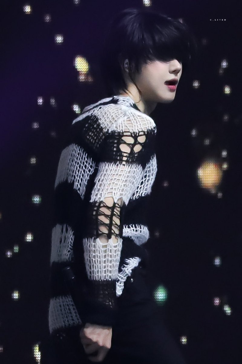 LIVED_TXT's tweet photo. 230325

-txt act:sweet mirage in seoul 

🦊

@TXT_members 
#투모로우바이투게더  
#TOMORROW_X_TOGETHER   
#연준 #YEONJUN https://t.co/ufy3EFn3sN