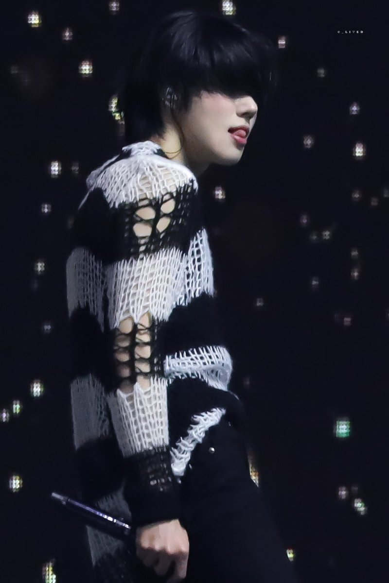 LIVED_TXT's tweet photo. 230325

-txt act:sweet mirage in seoul 

🦊

@TXT_members 
#투모로우바이투게더  
#TOMORROW_X_TOGETHER   
#연준 #YEONJUN https://t.co/ufy3EFn3sN