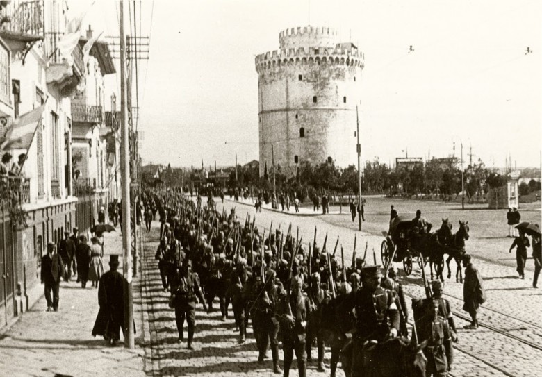 URDailyHistory's tweet photo. 29 Mar 1430: The #Ottoman Empire under #Murad II captures #Thessaloniki, now part of #Greece, from the Republic of #Venice. #history #OTD #HistoryMatters #ad https://t.co/PRuD3IhKSH https://t.co/Q9HLz5uy7Y https://t.co/pbABxVl206