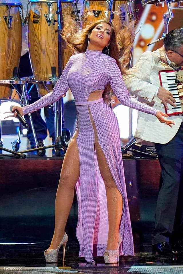 MundoTreviMty's tweet photo. "Los que no me quieren que me recuerden como la perra cabrona que no pudieron pisar". 💋💅

@GloriaTrevi https://t.co/D0ej7qZZw4