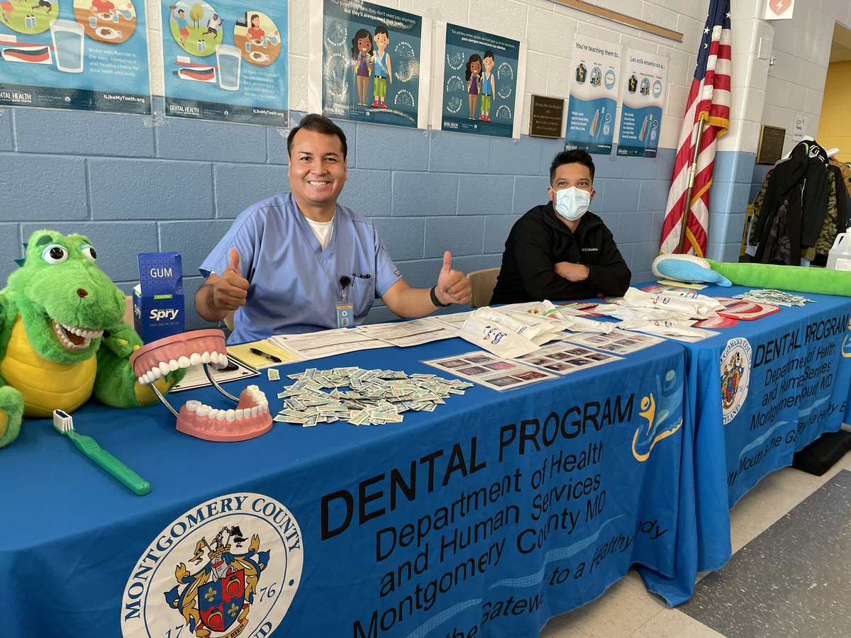 GloriaJCSL's tweet image. Thank you to all the vendors &amp;amp; community partners who came out to support our  @HHESHUSKIES Family Health &amp;amp; Wellness Night event  @MoCoDHHS #dentalprogram #latinohealthinitiative @somdmo #parentencouragementprogram  @SNAP_Ed @HHESBeWell365 @MCPSCommunitySc