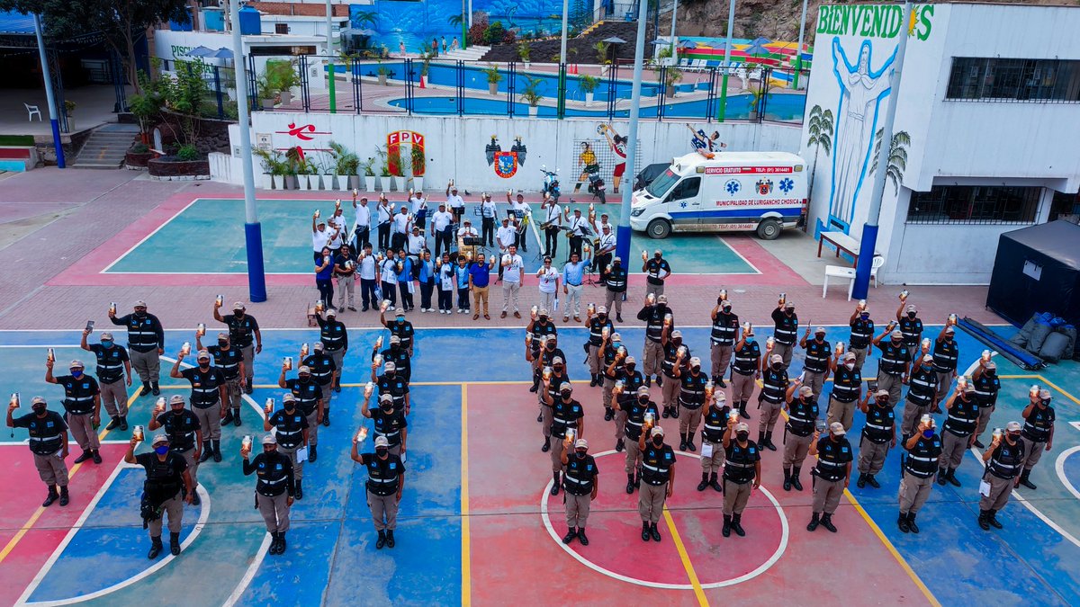 Se entregaron más de 200 libros de esperanza a los serenos del distrito de Lurigancho, en el marco de las acciones de #ImpactoEsperanza📕🤲 y #PerúSíLee 🇵🇪, Chosica. 👮‍♂️👮‍♀️. 
✨️¡El colegio Adventista Eduardo Forga llevó esperanza a la Base Principal de serenazgo de Chosica!✨