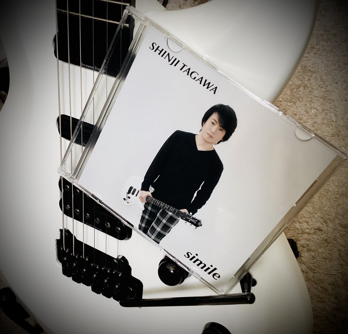 SHINJI_TAGAWA's tweet photo. “simile”【通常盤】販売スタートしました❣️
https://t.co/IIVShOB9Cu
【初回盤】はこちら👇
https://t.co/NZvL16gYLo
【ハイレゾ配信盤】👇はこちら
https://t.co/2SRbFtbNUs https://t.co/VIVsFlqoDS