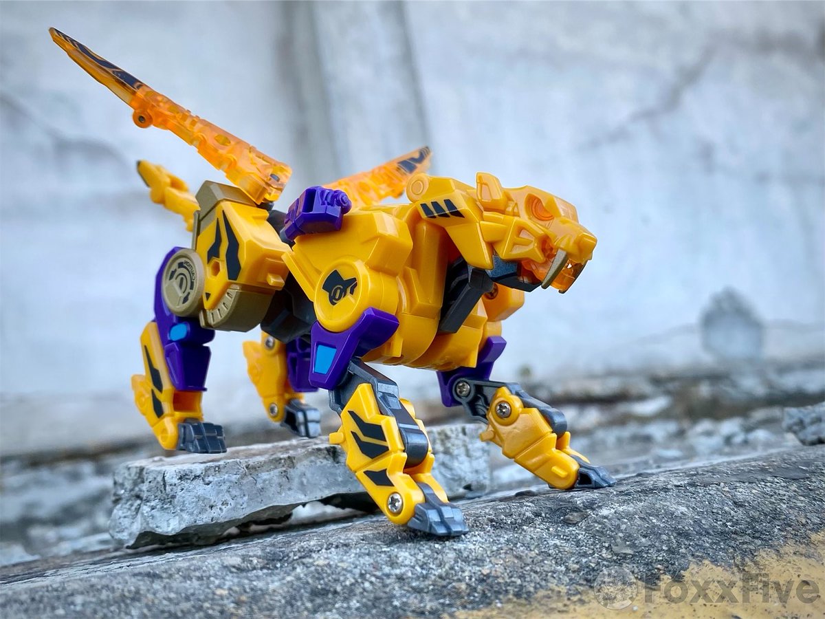foxracingfive's tweet photo. Wild Winger @52ToysBeastBox #52toys #beastbox #desktoys #ビーストボックス #torado #sabertooth #tiger https://t.co/4ryDXKbJ57