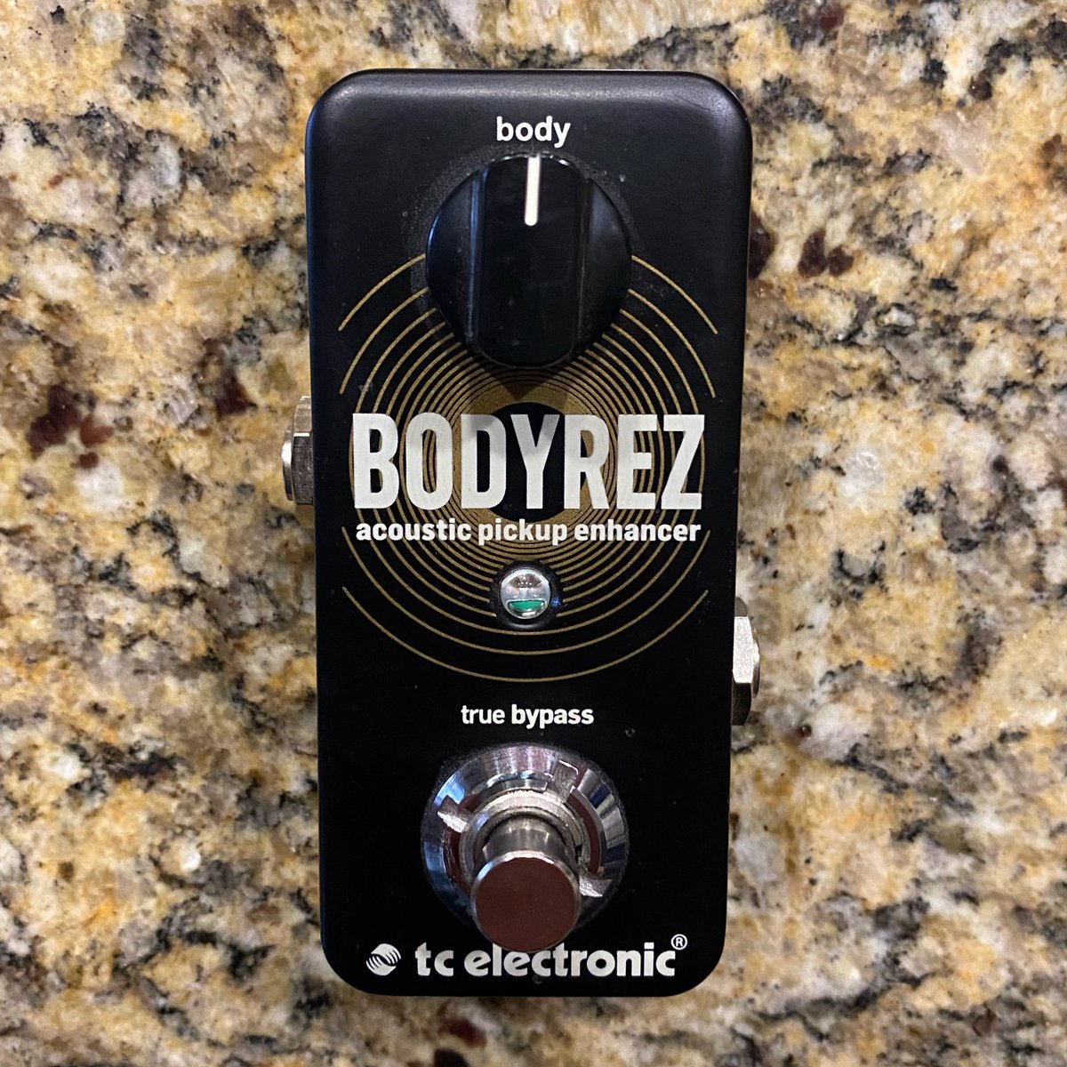 JYatesMusic's tweet photo. Selling a few pieces of gear. #bodyrez pedal ($99 shipped), #taylorguitars EST system ($75 shipped). #acousticguitar #pedal #pickup https://t.co/Qd1DGSijjD
