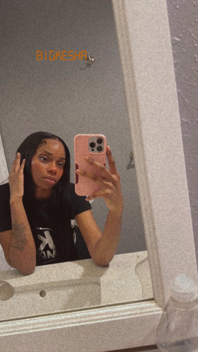 MommaK___'s tweet photo. Attitude on some fuck you , pay me 💓 https://t.co/QndRSRY3lE