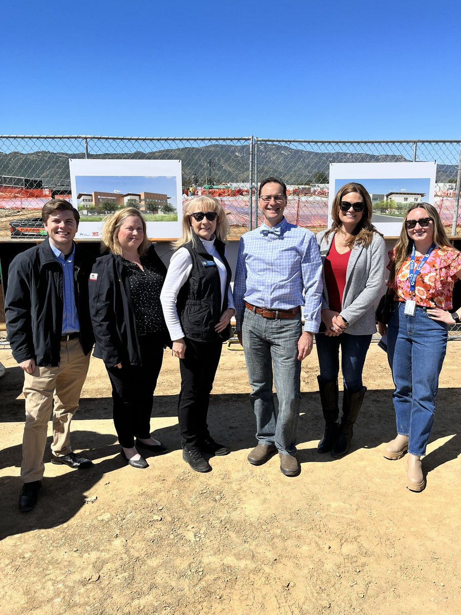 KPRiverside's tweet photo. Today’s Wildomar Medical Office Building #BeamSigningCeremony was a memorable milestone. This project will expand access and availability of many services to meet the needs of the growing community. #AccesstoCare #KPRiverside #Wildomar https://t.co/PAMTpzwX0R