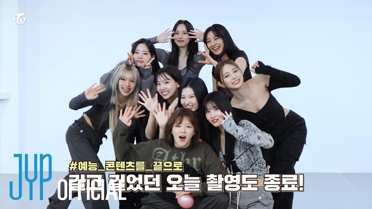 JYPETWICE's tweet photo. TWICE "READY TO BE" Album Contents Behind the Scenes

❤YouTube: https://t.co/Fo1uMPmgo7
💚NAVER TV: https://t.co/tgCAxp5Xw8

📌Listen "SET ME FREE (Remixes)" Here🗝
https://t.co/9IrElhgZrH

#TWICE #트와이스
#READYTOBE #SETMEFREE https://t.co/pFsXnbGjp9