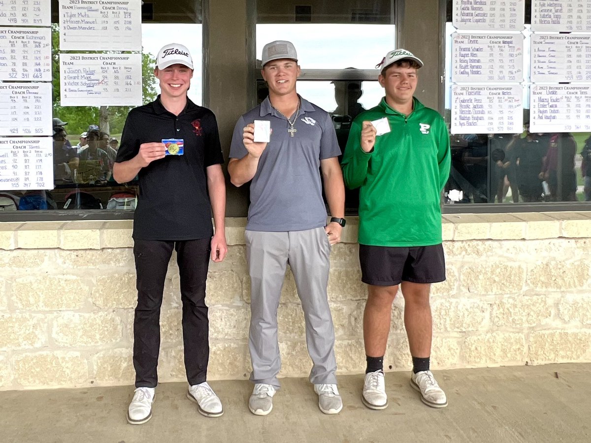 Devine_ISD_AD's tweet photo. Congrats to Warhorse Mason Saunders.  Mason survived a three hole playoff to win the District 29 4A Championship today in Uvalde!  #greatjob https://t.co/wgCzIGya0m