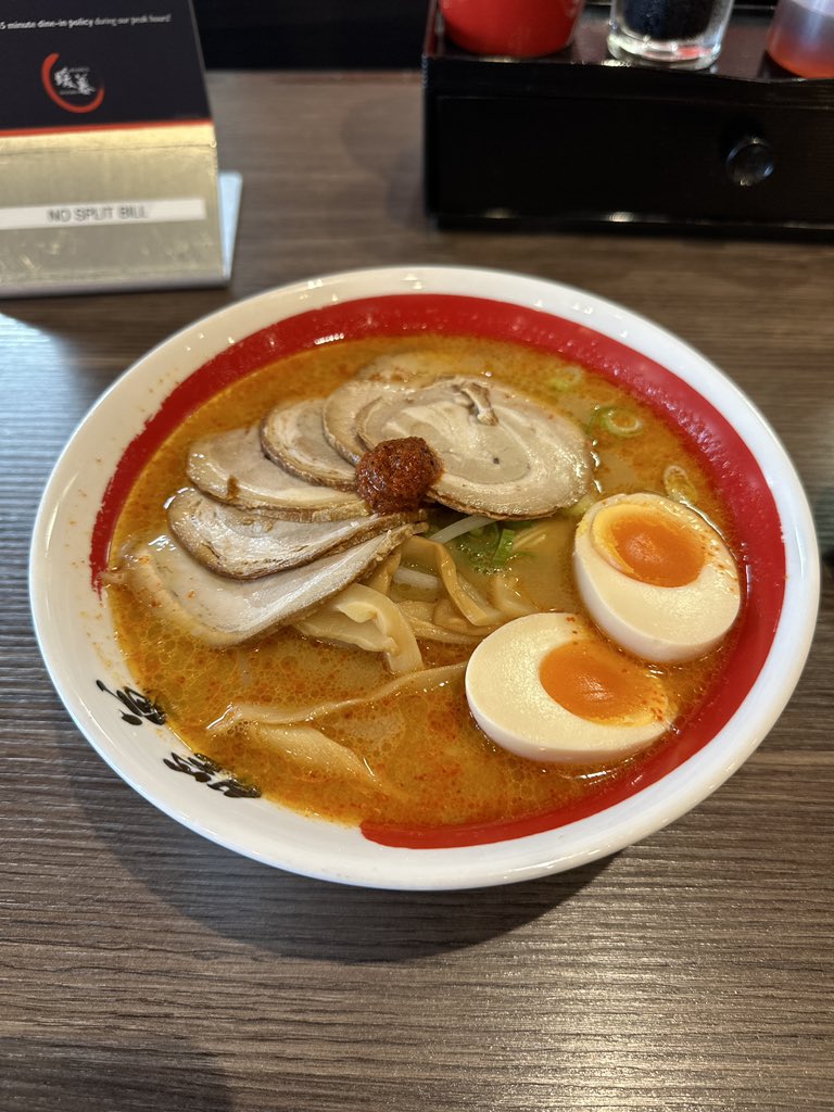 Eleanorsaur's tweet photo. Sooooo good. #ramen #ramendanbo https://t.co/1kWutYkasJ
