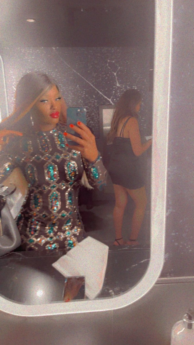 KolasLooks's tweet image. Pretty Girl Summer