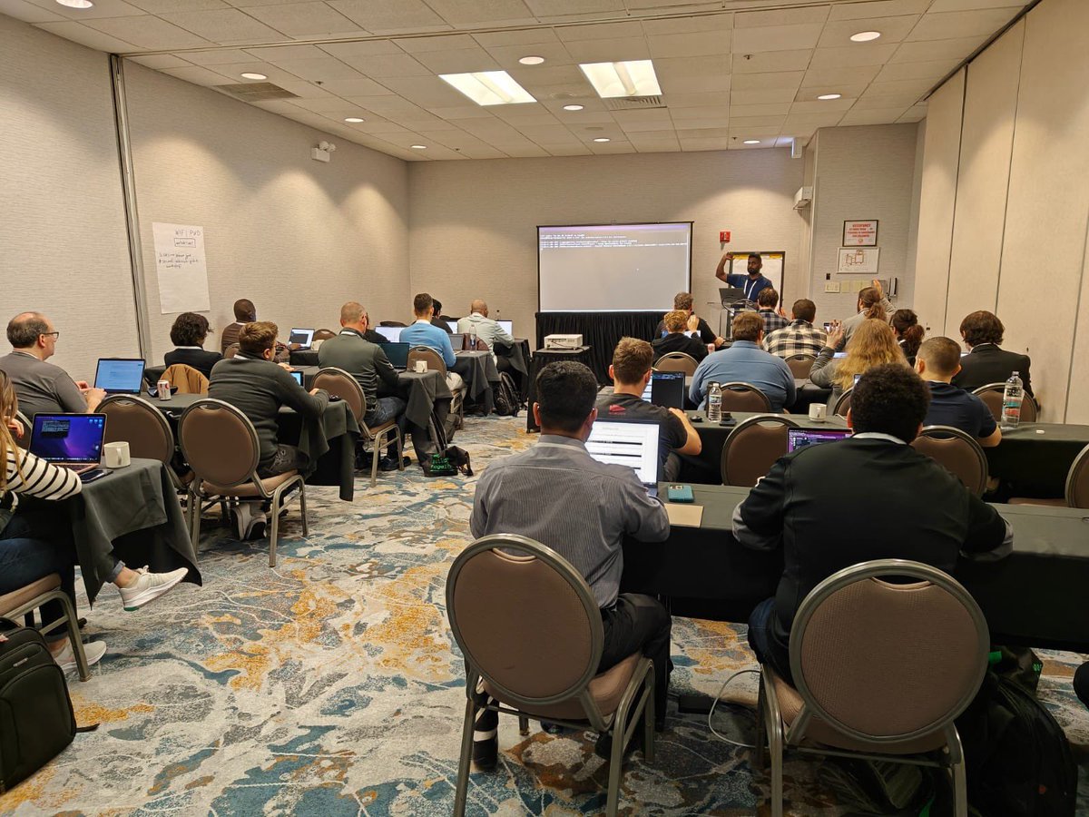 manoj9788's tweet image. Good to be back doing in-person workshop on my favourite topic #SeleniumGrid @seleniumconf #scalability #docker