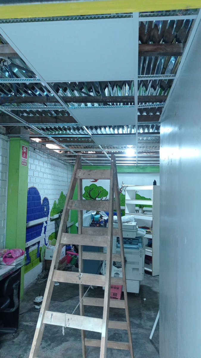 Va quedando listo .....!!!!
#drywall
#cieloraso
#baldosas