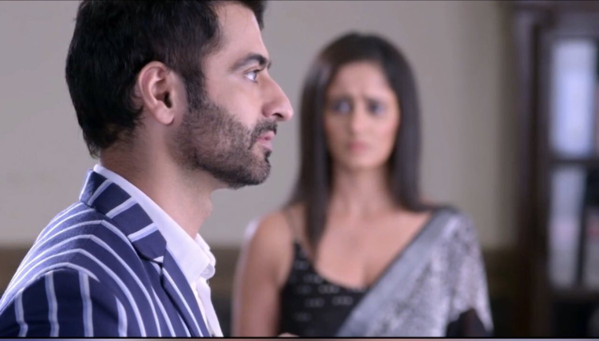 aishwar53416699's tweet photo. From #DrCool to investigator to lawyer to psychologist to #SaiJoshiβs SAVIOR @har1603 you ROCKED every single frame brilliantly.
Thank You for being our #DrSatya
Loved victory smile between our #SaiYa β€οΈβ€οΈ
#SaiYa #DrSatya #SaiJoshi #HarshaArora #GhumHaiKisikeyPyaarMeiin https://t.co/Gnb0kXNCur