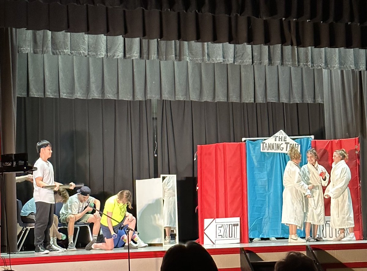 Great performance of I Hate the Mall by students of ⁦<a href="/MuensterCougars/">Muenster Cougars</a>⁩ of ⁦<a href="/horizonsd205/">Horizon SD No. 205</a>⁩!
