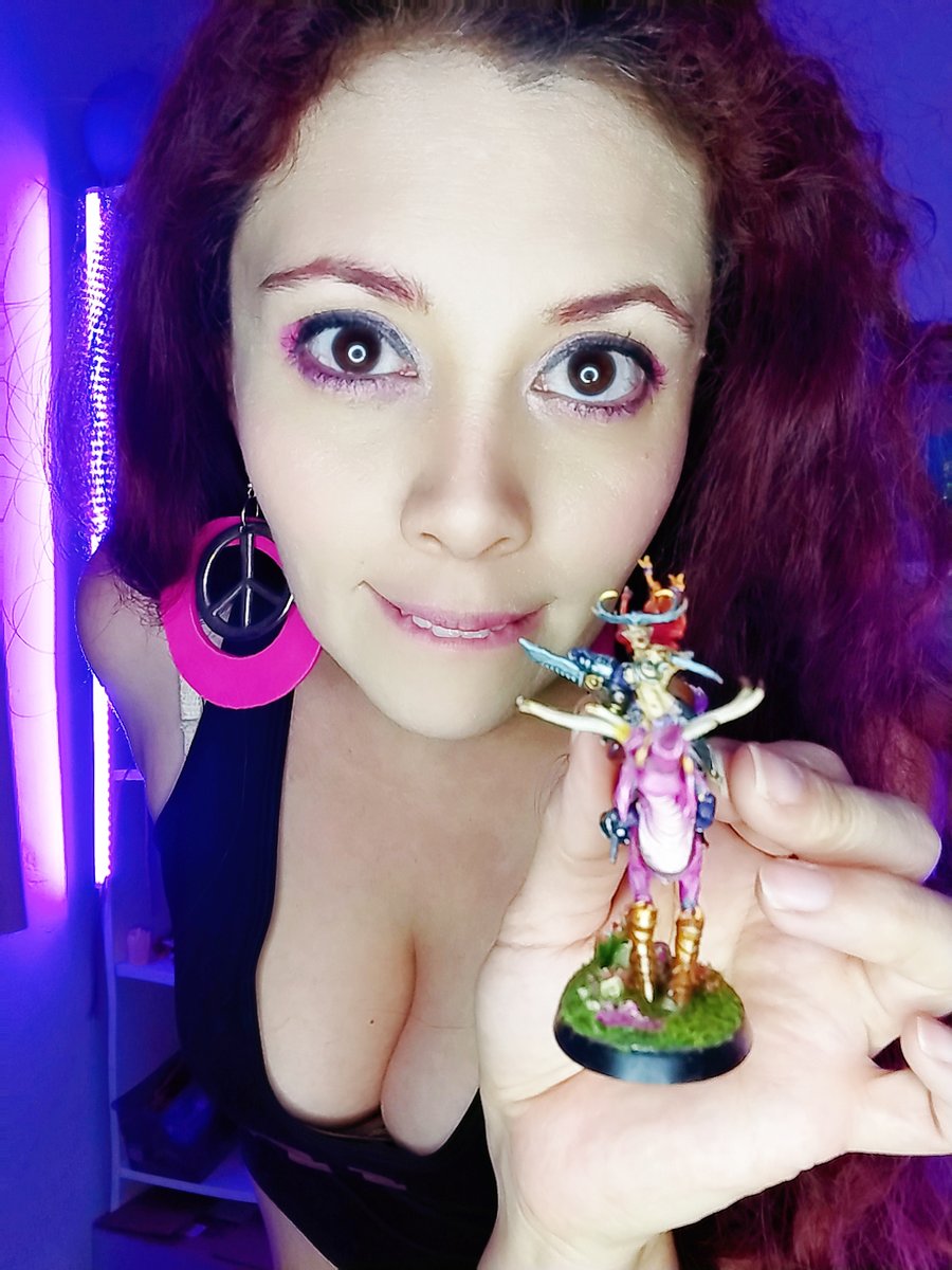 Kamali_Love's tweet photo. Vamos a Pintar Minis Hoy!!! Warhammer 9:15 https://t.co/VpvTTb4V0h #streaming #streamerlatino #streamergirl #streamer #mimic #geekgirls #geekgirl #girlcraft #girlcrafting #girlcrafter #girlcrafts #warhammer #slaanesh #geekcrafters #crafts #convertion #geekcraft #geekcrafts https://t.co/RN1G23y1HJ