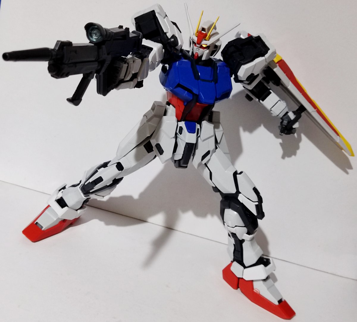 bryanz092's tweet photo. 1/60 PG Strike Gundam (bootleg from Daban Model) (gallery part 1)
#Gundam #ガンダム #GundamSEED #MobileSuitGundamSEED #機動戦士ガンダムSEED #StrikeGundam #ストライクガンダム #Gunpla #ガンプラ #plamo #プラモ #plasticmodel #plasticmodelkit #modelkit #figure #DabanModel #bootleg https://t.co/4i0OpqYj3H