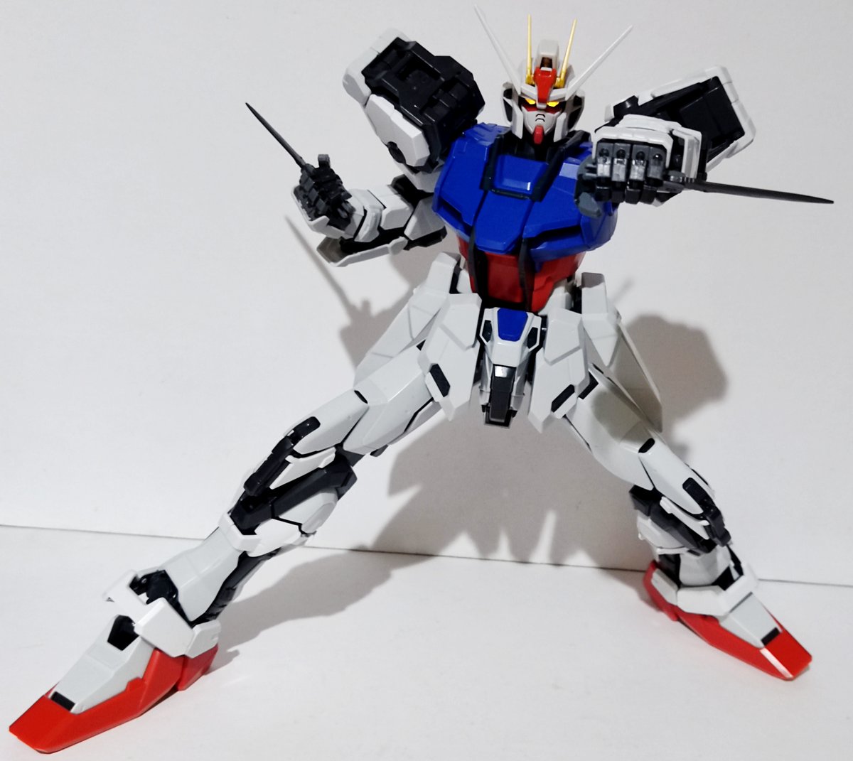 bryanz092's tweet photo. 1/60 PG Strike Gundam (bootleg from Daban Model) (gallery part 1)
#Gundam #ガンダム #GundamSEED #MobileSuitGundamSEED #機動戦士ガンダムSEED #StrikeGundam #ストライクガンダム #Gunpla #ガンプラ #plamo #プラモ #plasticmodel #plasticmodelkit #modelkit #figure #DabanModel #bootleg https://t.co/4i0OpqYj3H