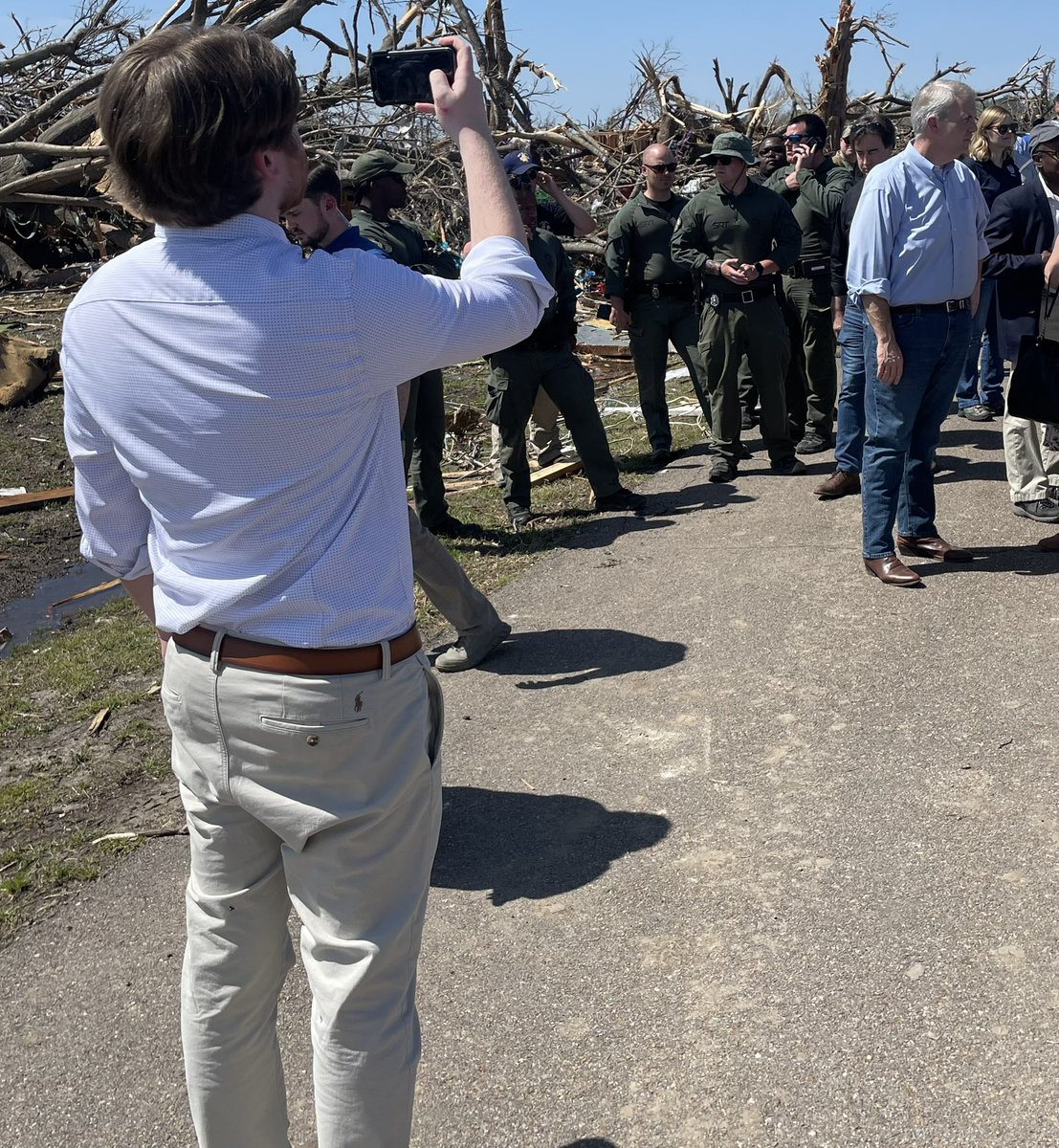 MatthewFoldi's tweet image. HORRIBLE LOOK for #MSGOV candidate @BrandonPresley

The Democrat crashed @tatereeves's government visit to the fatal Rolling Fork hurricane site, bringing campaign staff with him to take these pictures at an event he wasn't invited to

Great @HoustonKeene reporting