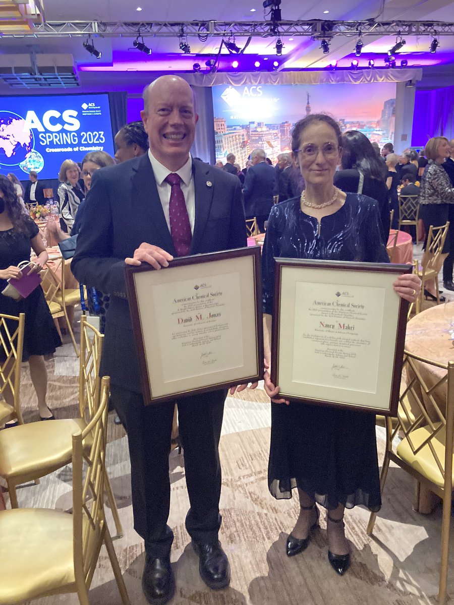 Celebrating the achievements of two giants in physical chemistry at #ACS2023 — Nancy Makri in Theory and David Jonas in Spectroscopy! @CUBoulderCHEM @ChemistryUIUC