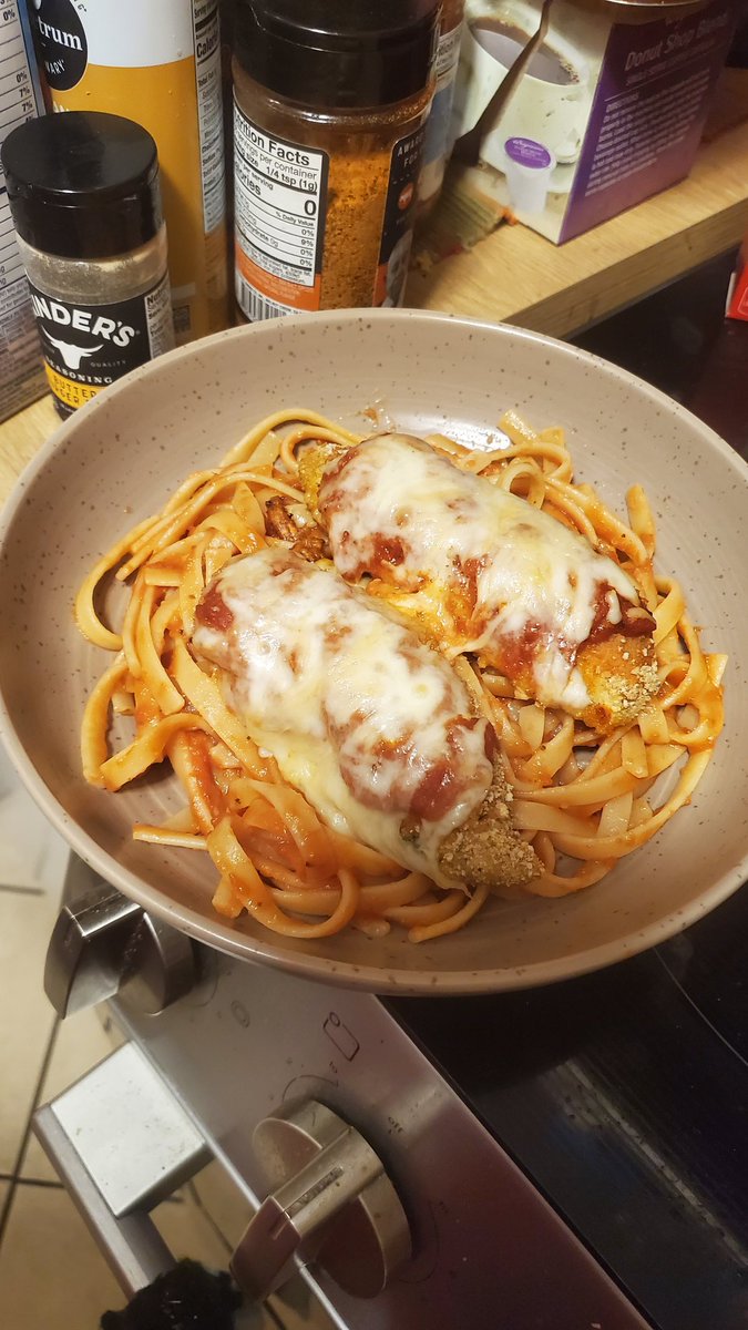 bridgetyost1's tweet photo. Olive Garden say whhaa? I've never fixed Chicken Parm or ate it.  And I told him there is a surprise for dinner, something I have never done before. Lets hope it's edible. 😂 https://t.co/fUqsISD7Ua