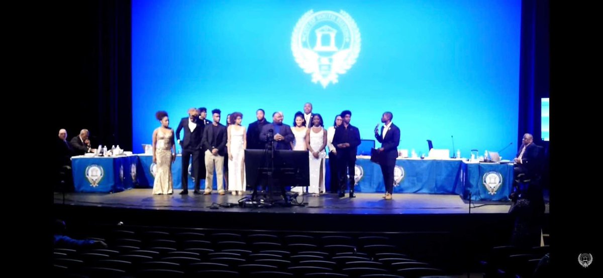 LadyWoodhouse23's tweet photo. The Arts!!! 💙 Congratulations on this distinguished honor! To be recognized for your hard work, dedication, team work, and leadership speaks volumes! Well done! #ONEWestlake #ProudLion @QClaybrooks @JarvisAdamsEdu @MinnisGregory #YearOfTheWIN 💙💪🏾 https://t.co/hGxz7WCfLM