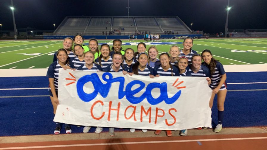 LakeLadySoccer's tweet photo. What an amazing fight tonight! ❤️ this team. #grit. Go Lake!!! Round 3 here we come. https://t.co/wgWFScCx00