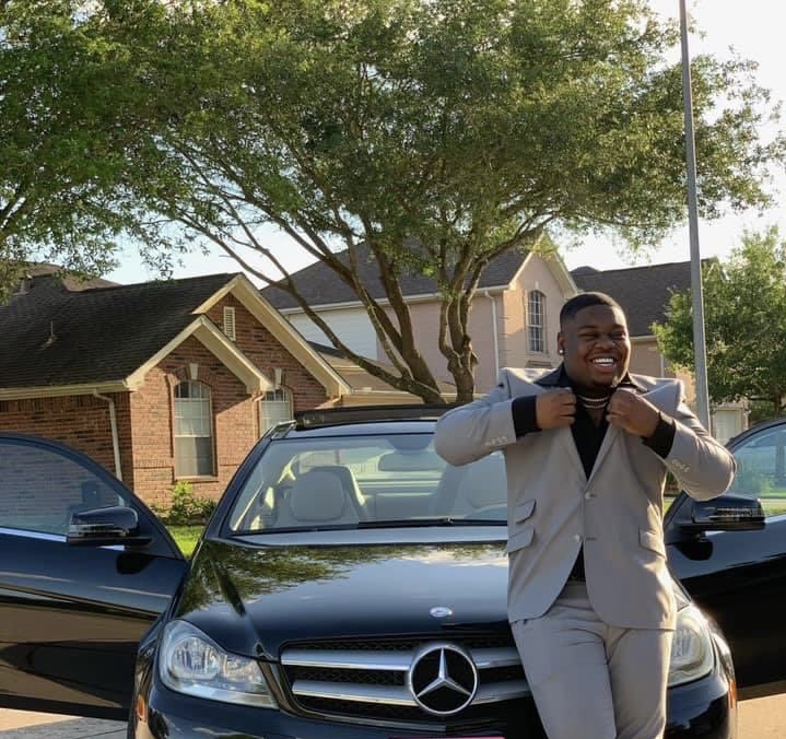BrianaReports's tweet photo. Ahead at 10– Car trouble lead to a deadly crash that took the life of 23 y/o Darius Taylor on a busy Houston highway. How his family is remembering their “protector” and dealing with his unexpected death. https://t.co/TiSMVCkawz