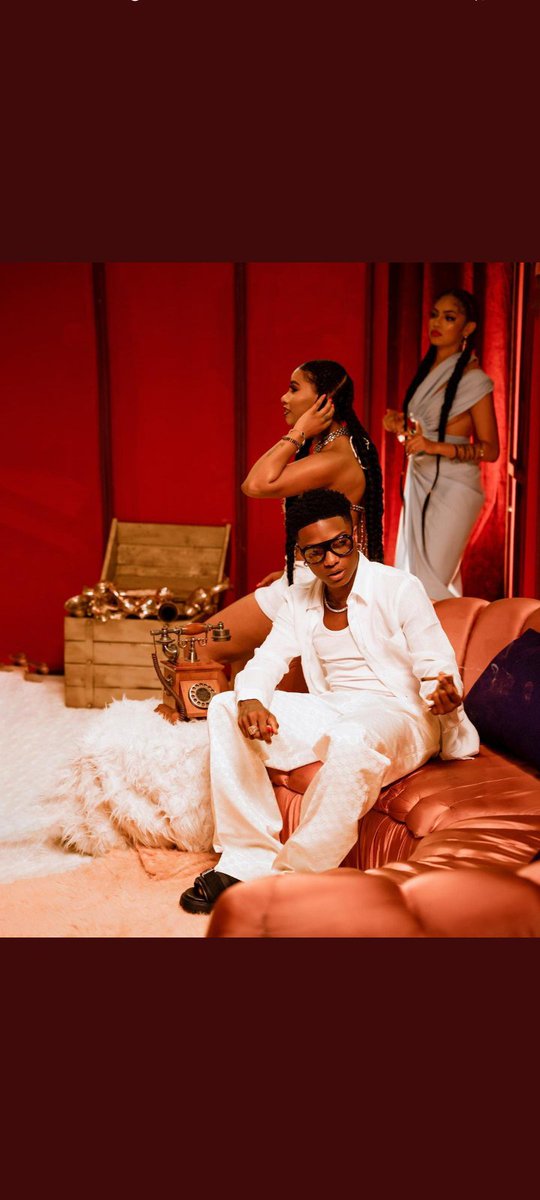 conjur18's tweet photo. King wizzy 👑🦁
#Wizkid https://t.co/fwMNZRSBmN