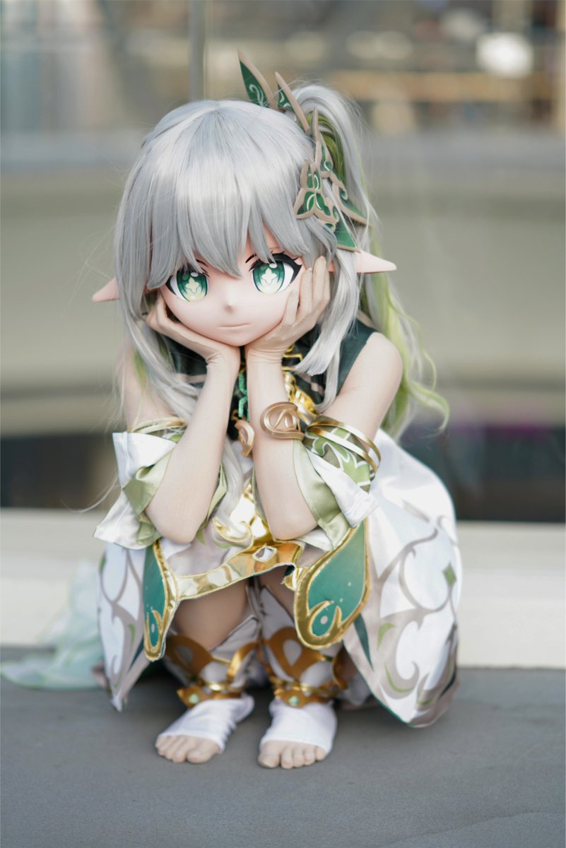木偶 @Muoxyzgq 小姐姐的小草神返图~
蹲地上画圈圈，好可爱啊！！
摄影：@nanairo212

#hidolls 
#kigurumi 
#头壳定制 https://t.co/ghdHTBnldF