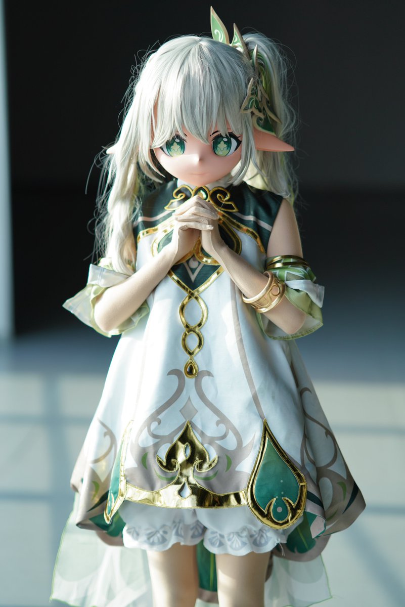 木偶 @Muoxyzgq 小姐姐的小草神返图~
蹲地上画圈圈，好可爱啊！！
摄影：@nanairo212

#hidolls 
#kigurumi 
#头壳定制 https://t.co/ghdHTBnldF