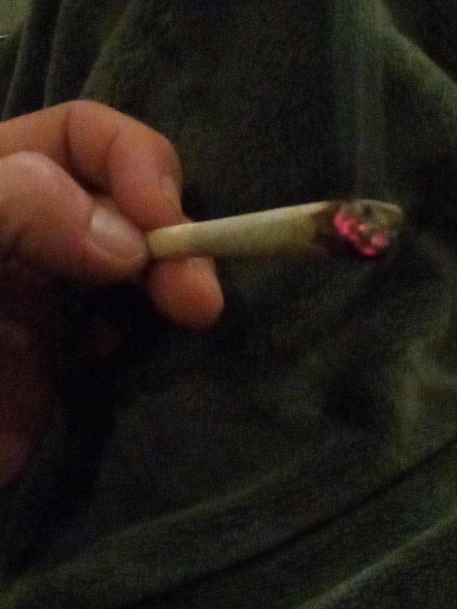 CannaMindSee420's tweet image. If You Like How I Roll My Joints? 
@dope_as_yola_ on YouTube Drops Mad Points!
👊😎👌💨
#HighRollers
#Mmemberville 
#StonerFam 
#CannabisCommunity 
#CannabisIndustry