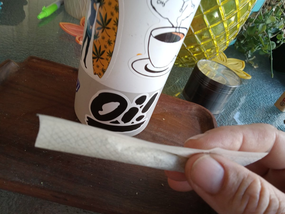 CannaMindSee420's tweet image. If You Like How I Roll My Joints? 
@dope_as_yola_ on YouTube Drops Mad Points!
👊😎👌💨
#HighRollers
#Mmemberville 
#StonerFam 
#CannabisCommunity 
#CannabisIndustry