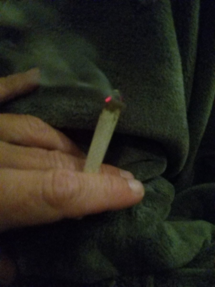 CannaMindSee420's tweet image. If You Like How I Roll My Joints? 
@dope_as_yola_ on YouTube Drops Mad Points!
👊😎👌💨
#HighRollers
#Mmemberville 
#StonerFam 
#CannabisCommunity 
#CannabisIndustry