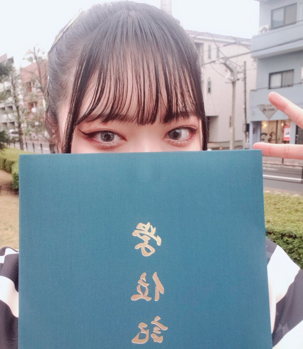 _Litae's tweet photo. 🌸🎓🌸 https://t.co/moruSCMzcg