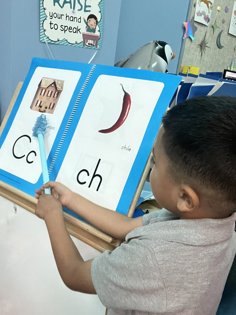 PrekSalazar1's tweet image. We can always learn from others, look at my PreK little teachers!  Building confidence is fundamental 💜 #rangeridernation @RangeElementary  @mesquiteisdtx