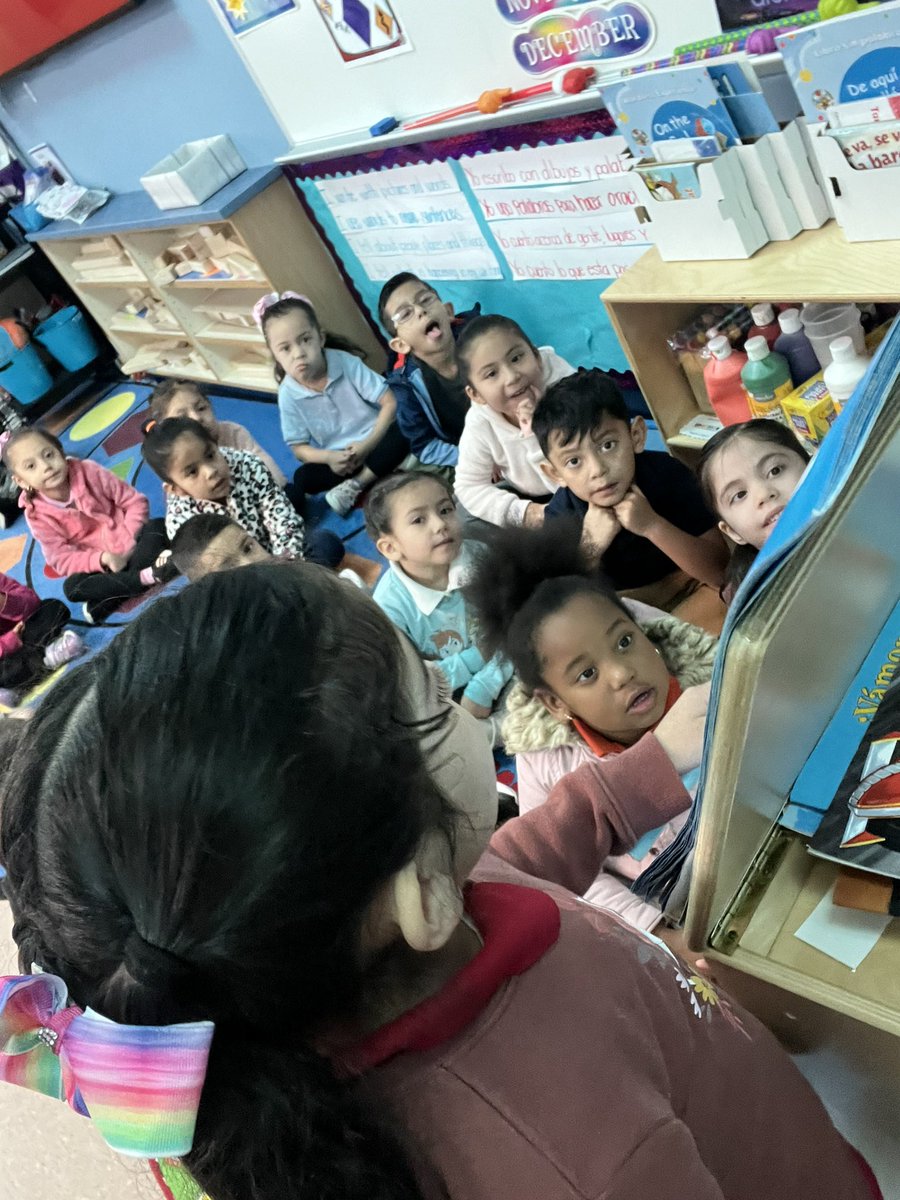PrekSalazar1's tweet image. We can always learn from others, look at my PreK little teachers!  Building confidence is fundamental 💜 #rangeridernation @RangeElementary  @mesquiteisdtx