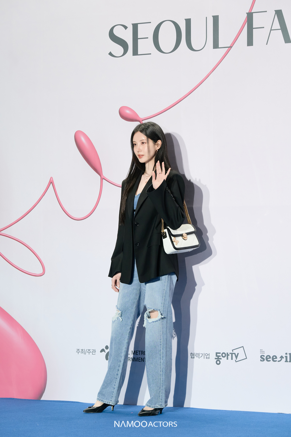 FsWws9UacAAwOWd?format=jpg&name=large