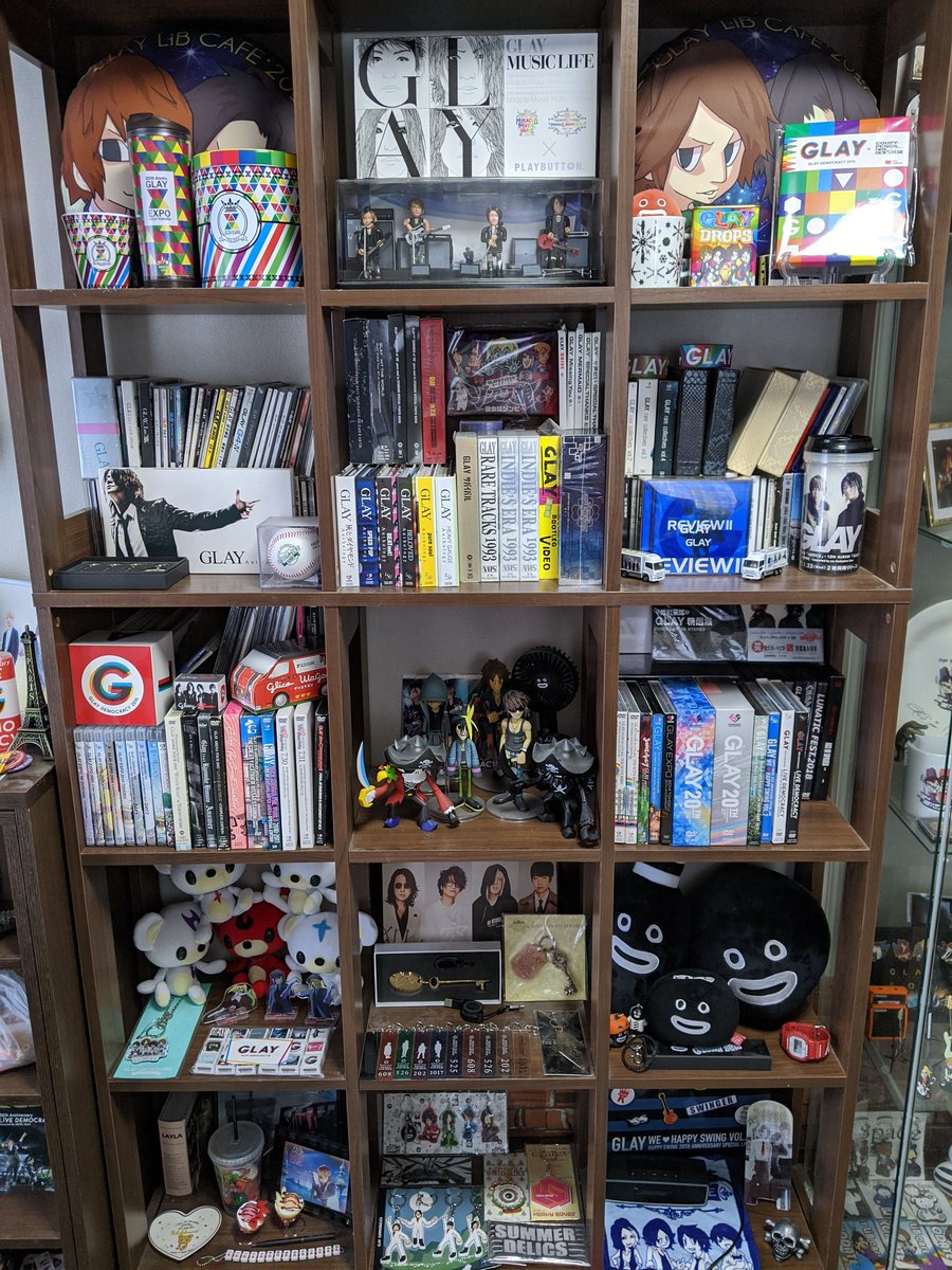 glayjaws's tweet photo. GLAYさんオンリーのオタク部屋☆
引っ越して全部もってこれなかったけど次引っ越したらGLAY部屋復活させる(⁠ ⁠≧⁠Д⁠≦⁠) https://t.co/s9ZUWdaami