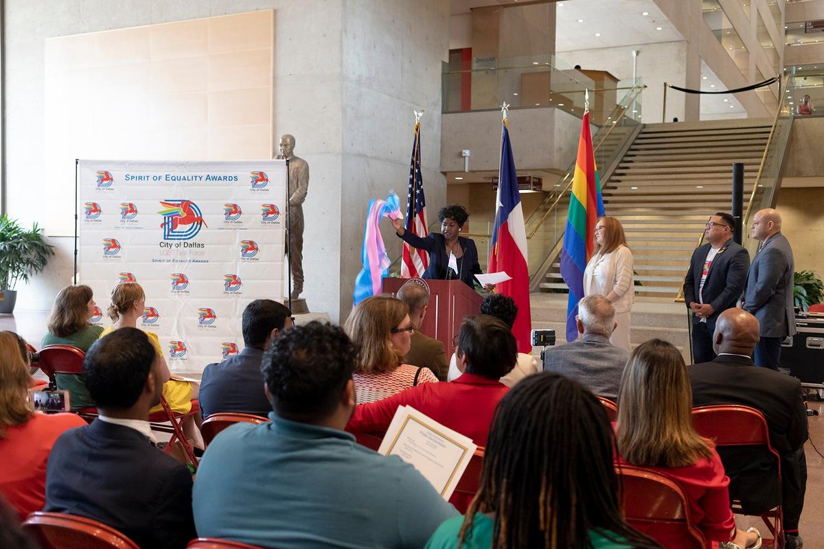 nutransmovement's tweet photo. #transgendertexas #TransRightsAreHumanRights #standupfightback #protecttransyouth #dallastransgender @CityOfDallas #transvisibility 

https://t.co/UvHW4dX5b0 https://t.co/37rLqb7jWK
