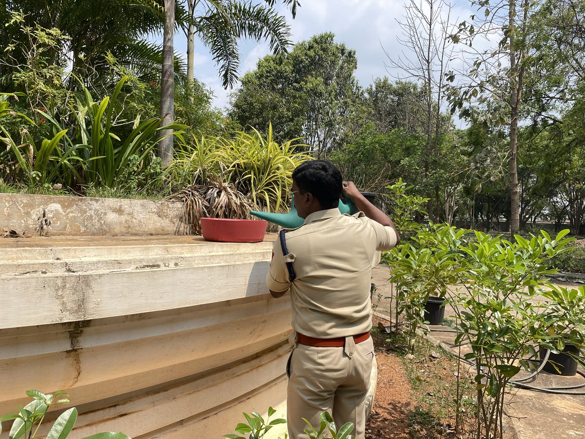 saivignesh2000's tweet photo. We would like to thank P. Cephas Kalyan IPS sir, Superintendent of Police, Thiruvallur District for accepting the water bowls and keeping them in 25 police stations in his district.

@tnpoliceoffl (1/3) https://t.co/lkxrN6TTx5