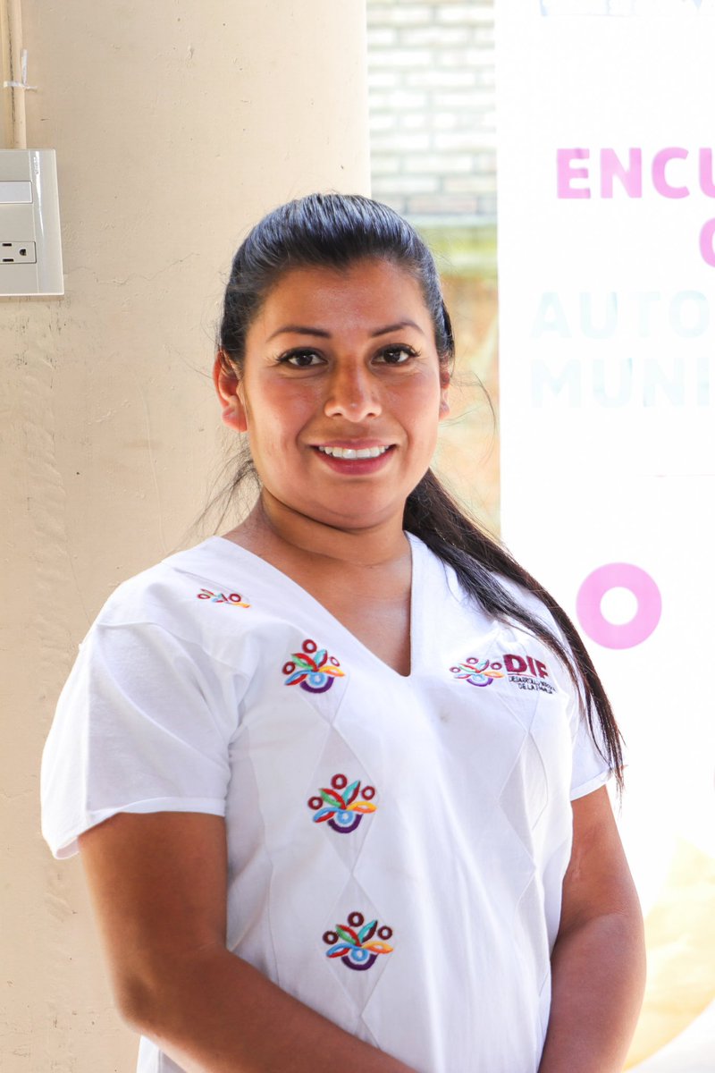 DIF_Oaxaca's tweet photo. En #Teotitlan, la Directora General, Maribel Salinas Velasco, acompañó a nuestro Gobernador, @salomonj al encuentro de Autoridades Municipales de la región de la Sierra de #FloresMagón, donde se dió atención a demandas y diversos tramites de autoridades municipales. https://t.co/R47AyLlrKU