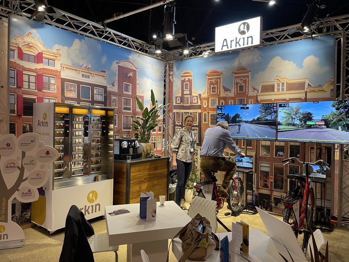 anniedammie's tweet image. Top @ggz_arkin stand op het #VJC van @psychiaters !