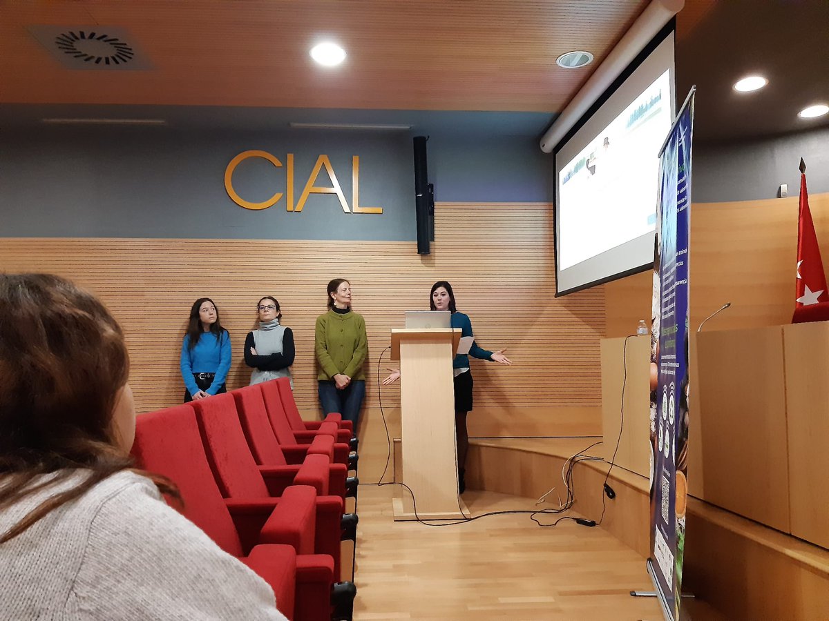 Hola a todos! Hemos recuperado estas fotos de cuando asistimos con nuestros alumnos de 1⁰ y 2º del CFGS Procesos y Calidad en la Industria Alimentaria  al CIAL.
Además, ese mismo día, pudimos visitar las instalaciones que tienen nuestros compañeros del @hotelescuelamadrid.
