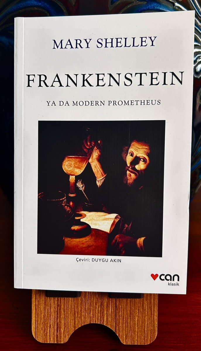Frankenstein'ı sadece filmler, diziler, tiyatro oyunlarından bilenlere kitaptan bir alıntı. Ancak romanın, okumanın aktarabileceği bazı şeyler var:

"İnsan denen varlık, hayvandan üstün hassasiyetleriyle ne diye böbürlenir ki? Bunlar onu daha kendisi dünyaya gelmeden önce