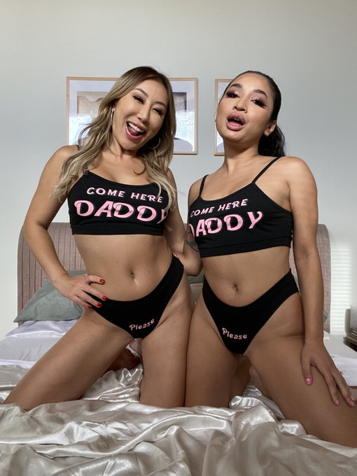 can u even say no to us? 🥺 @nicoledoshi https://t.co/EQK1WiBJdD<a class="tags" href="/tag/nicoledoshi">@nicoledoshi</a>
