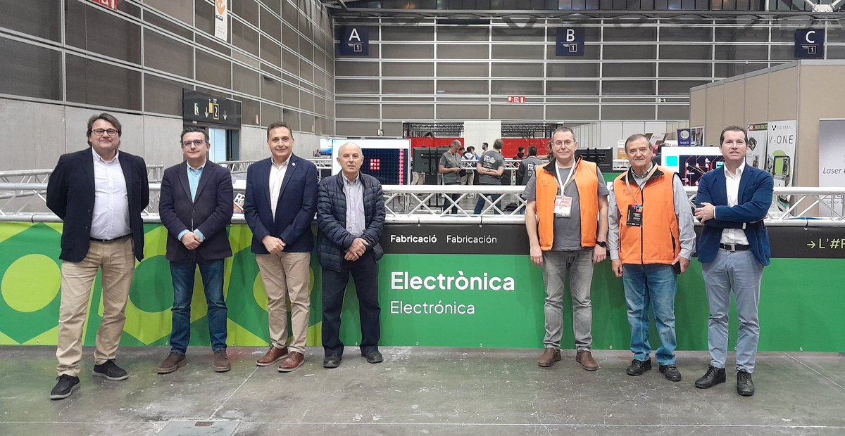 FIECOV_'s tweet photo. Ayer estuvimos presentes en el arranque de los #CVSKILLS2023 dando nuestro apoyo. Enhorabuena a la organización y a todo el profesorado y alumnado participante ¡¡Sin formación profesional no hay futuro!!
@ASELECfemeval @ApemeAlicante @aiecs #pymev https://t.co/aUfWS5LzyT
